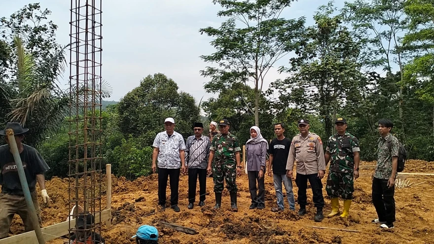 PEMBANGUNAN GEDUNG KDMP DESA CIBALONG